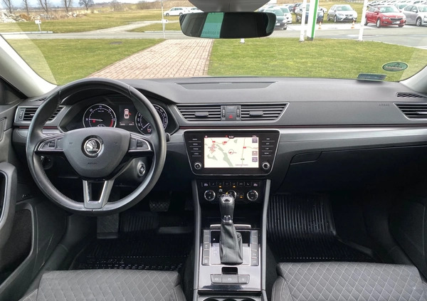 Skoda Superb cena 102900 przebieg: 138500, rok produkcji 2019 z Pasłęk małe 79